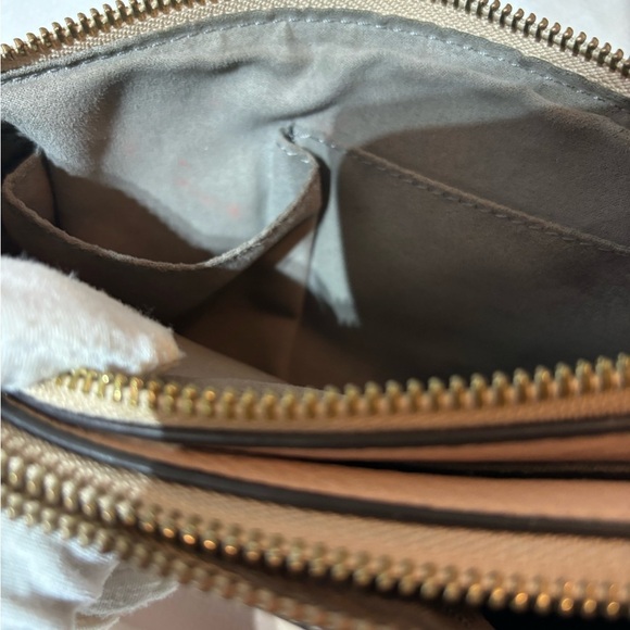 Vince Camuto Gally Leather Crossbody Handbag Purse Blush - Picture 10 of 10